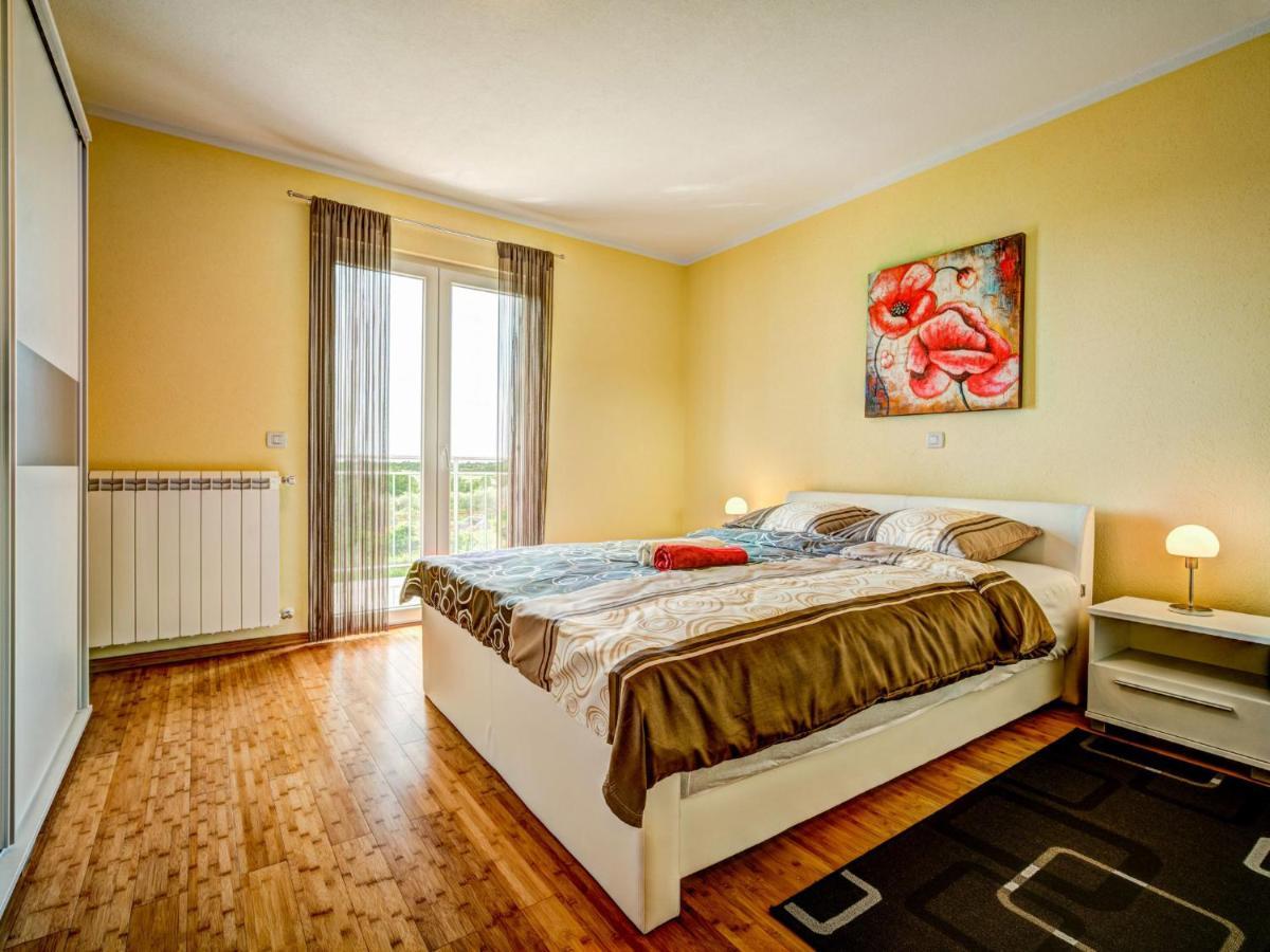 Apartment Tommy-2 By Interhome Kmeti Bagian luar foto