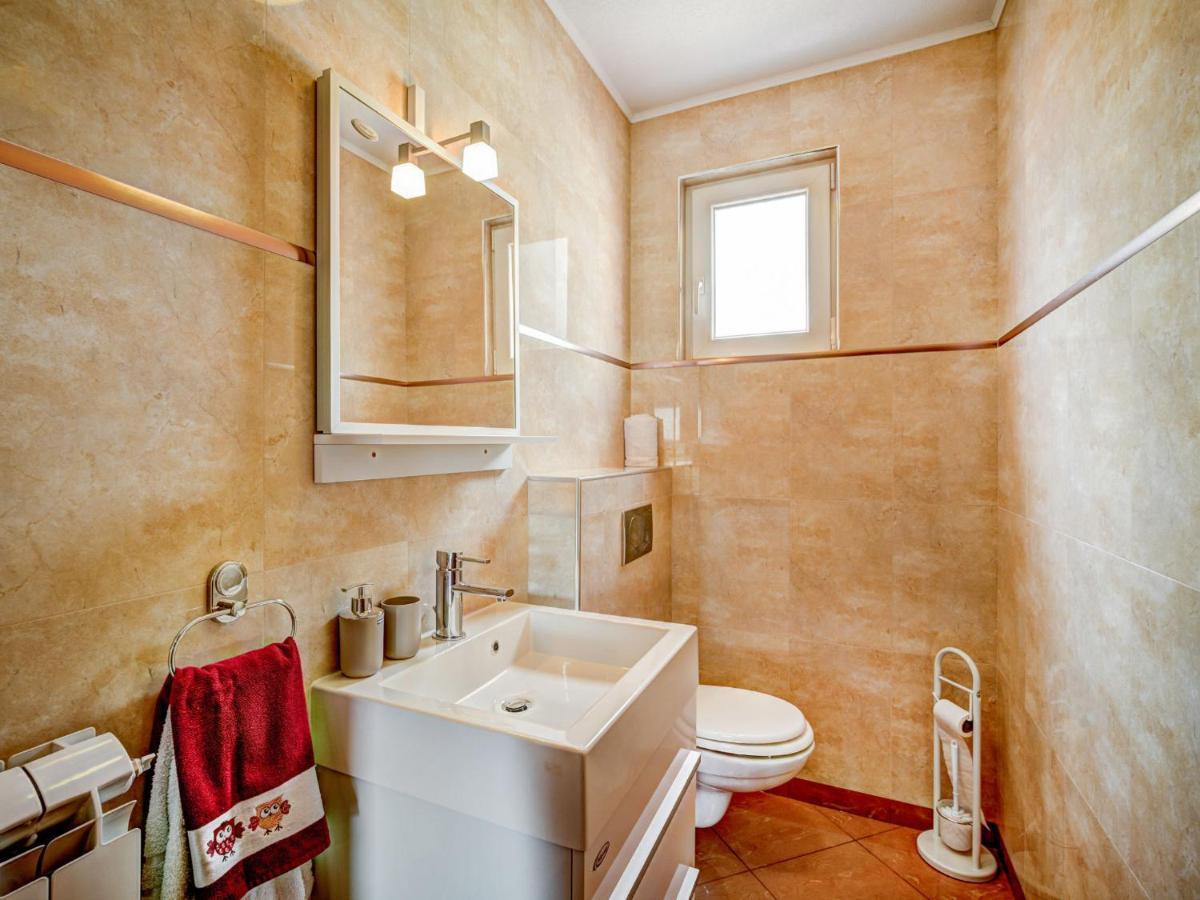 Apartment Tommy-2 By Interhome Kmeti Bagian luar foto