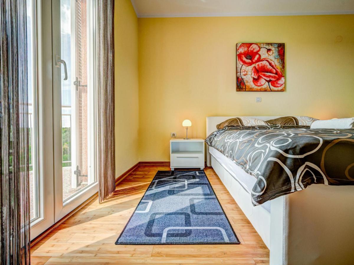 Apartment Tommy-2 By Interhome Kmeti Bagian luar foto